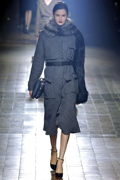 Look 30